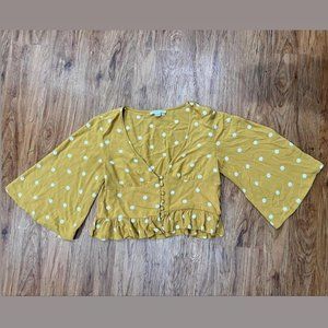 American Eagle Women's Green and White Crop-top